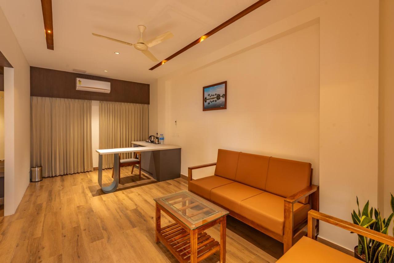 Hotel Stay Bella 科泽科德 外观 照片